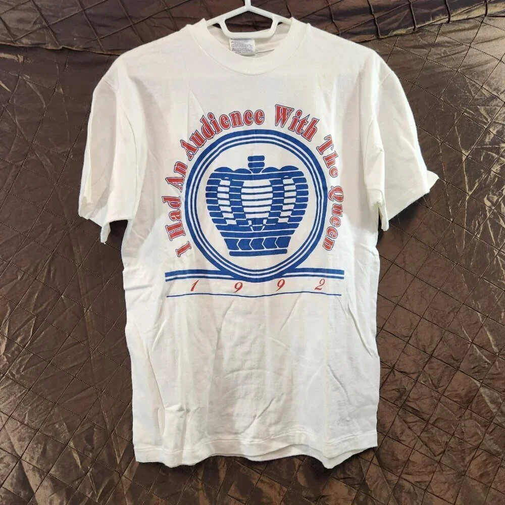 1992 Queen Mary Long Beach T-Shirt Audience with the Queen Hanes Mens Size Med - Picture 1 of 13